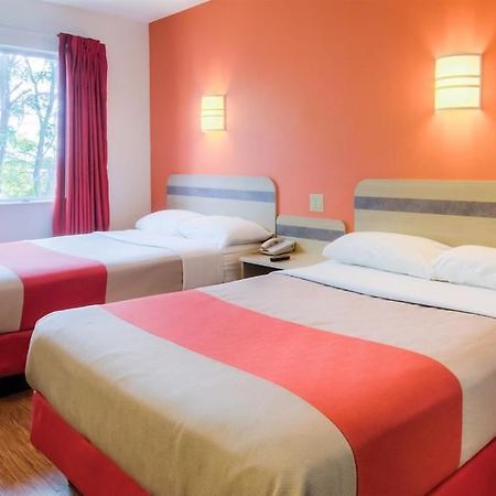 Motel 6 Kansas City, Mo - Airport Bagian luar foto